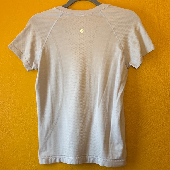 Lululemon Women's Swiftly Tech Short Sleeve Top. Size 8 Like new. Silverspoon - Picture 6 of 6